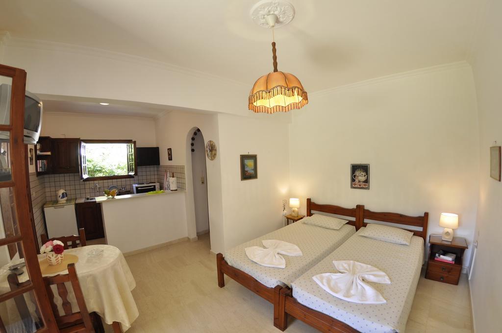Alexandros Apartments & Studios Agios Gordios  Zewnętrze zdjęcie